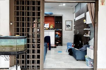 Kulai Taman Timur / Jalan Berjasa / Single Storey House