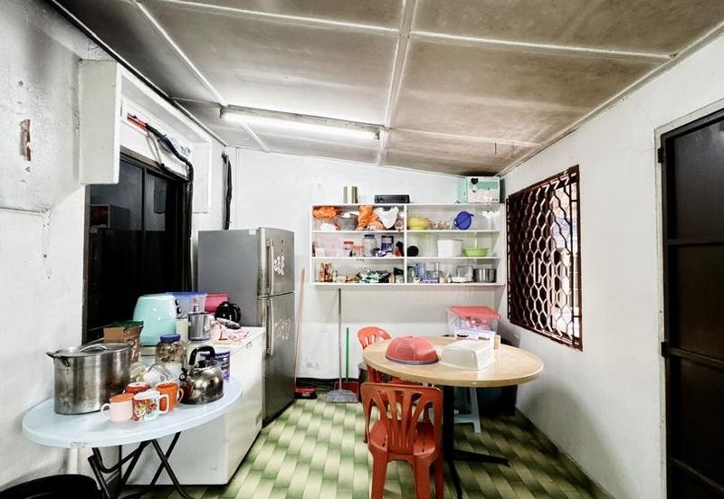 Kulai Taman Timur / Jalan Berjasa / Single Storey House