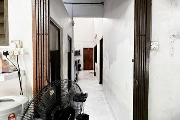 Kulai Taman Timur / Jalan Berjasa / Single Storey House
