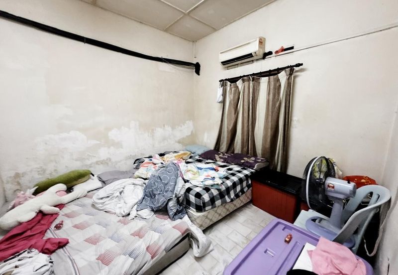 Kulai Taman Timur / Jalan Berjasa / Single Storey House