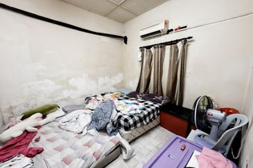 Kulai Taman Timur / Jalan Berjasa / Single Storey House