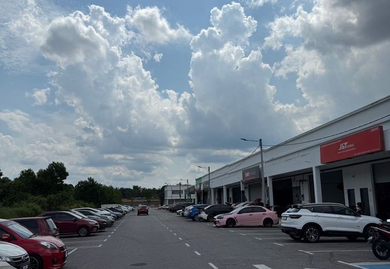 Kulai  Indahpura / Single Storey Terrace Factory 