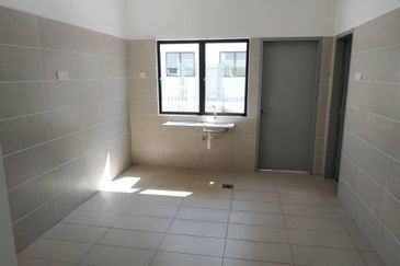 Kulai Indahpura The Crystal / 2 storey terrace house 