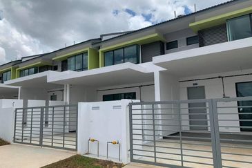 Kulai Indahpura The Crystal / 2 storey terrace house 