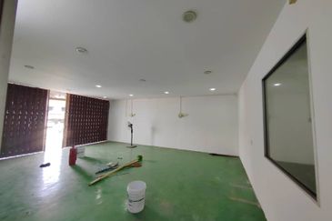 Kulai Senai Saleng / Jalan Serunai Saleng / Double Storey  Shop lot (Ground floor only) 