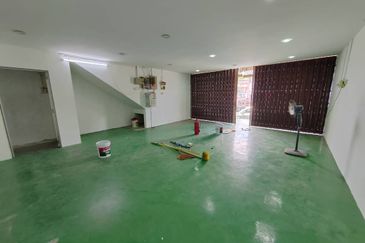 Kulai Senai Saleng / Jalan Serunai Saleng / Double Storey  Shop lot (Ground floor only) 