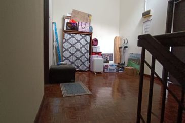 Kulai Bandar Putra  Jalan Nuri 💥Double Storey House 