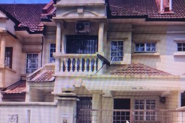 Kulai Bandar Putra  Jalan Nuri 💥Double Storey House 