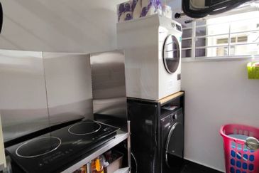 Kulai Bandar Putra / D'Putra Suites /Service Apartment Corner lot