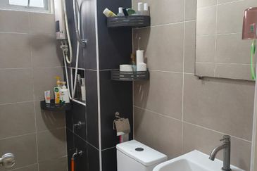 Kulai Bandar Putra / D'Putra Suites /Service Apartment Corner lot