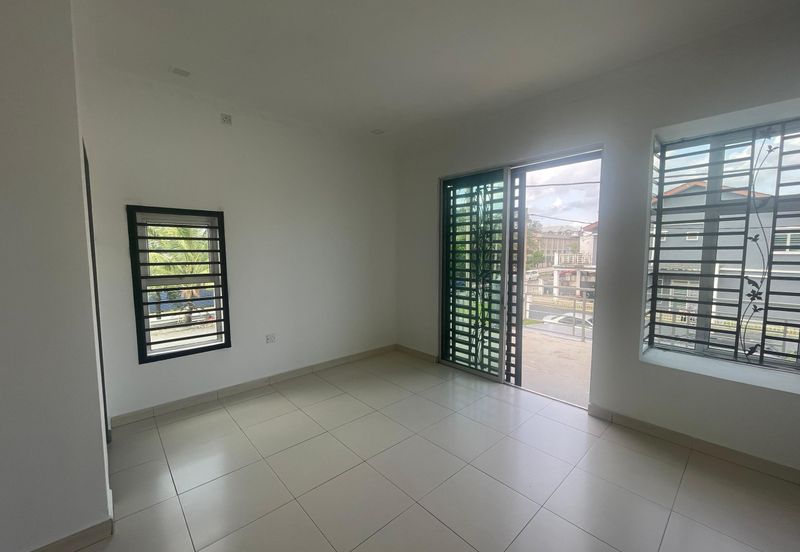 Kulai Senai Scientex Jaya / Double Storey Terrace House Corner 