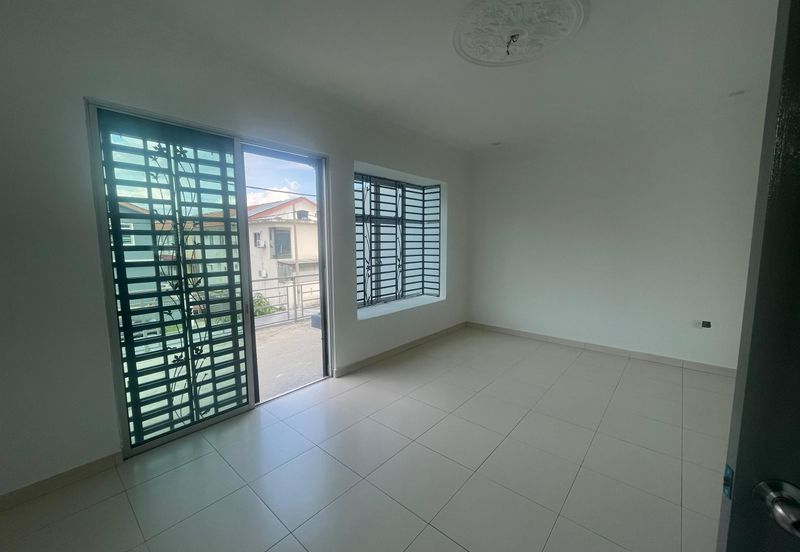 Kulai Senai Scientex Jaya / Double Storey Terrace House Corner 