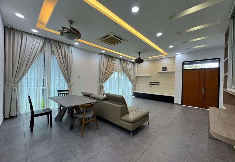 Kulai / Taman Tropika / Jalan Tropika / Double Storey Cluster House