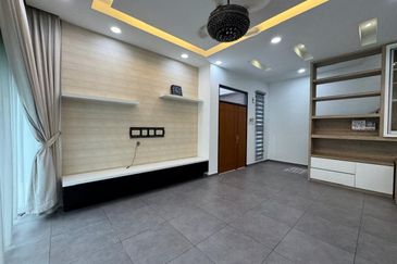 Kulai / Taman Tropika / Jalan Tropika / Double Storey Cluster House