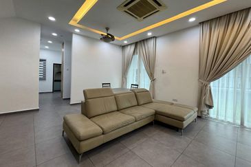 Kulai / Taman Tropika / Jalan Tropika / Double Storey Cluster House
