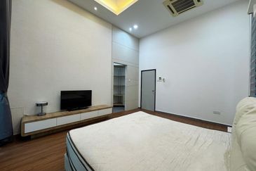 Kulai / Taman Tropika / Jalan Tropika / Double Storey Cluster House