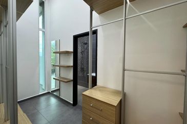 Kulai / Taman Tropika / Jalan Tropika / Double Storey Cluster House