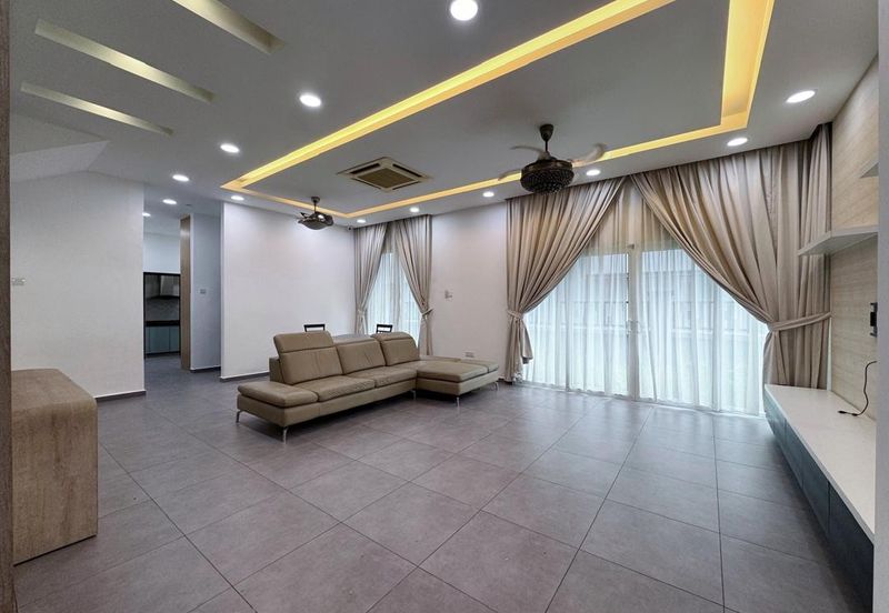 Kulai / Taman Tropika / Jalan Tropika / Double Storey Cluster House