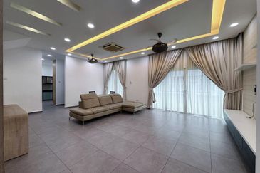 Kulai / Taman Tropika / Jalan Tropika / Double Storey Cluster House