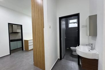 Kulai / Taman Tropika / Jalan Tropika / Double Storey Cluster House