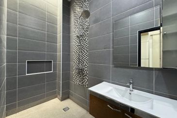 Kulai / Taman Tropika / Jalan Tropika / Double Storey Cluster House