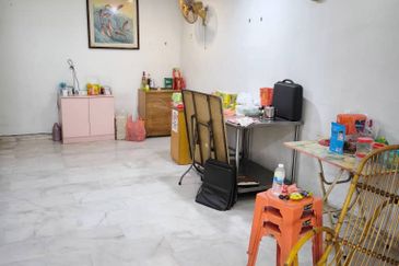 Johor Bahru/ Taman Johor Jaya @ Jalan Bakawali / Double Storey Terrace House / Extended Kitchen