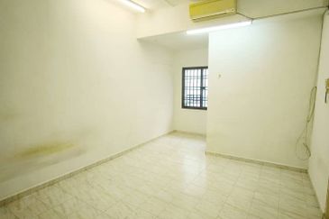 Johor Bahru/ Taman Johor Jaya @ Jalan Bakawali / Double Storey Terrace House / Extended Kitchen