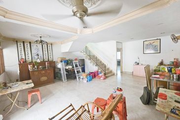 Johor Bahru/ Taman Johor Jaya @ Jalan Bakawali / Double Storey Terrace House / Extended Kitchen