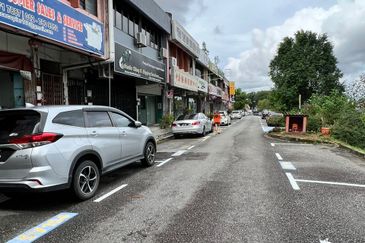 Skudai Tun Aminah / Jalan Nakhoda / Double Storey Shop Lot / Facing MainRoad  