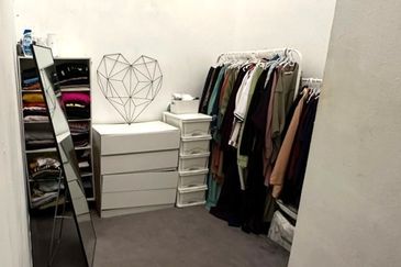 Skudai Taman Tan Sri Yaacob / Jalan Putra /  Double Storey Medium Cost 