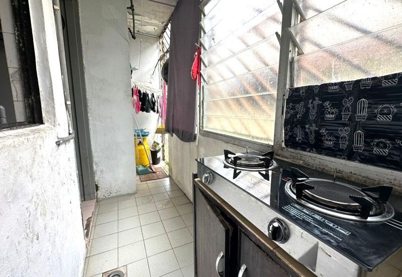 Skudai Taman Tan Sri Yaacob / Jalan Putra /  Double Storey Medium Cost 