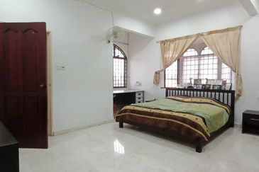 Johor Bahru/ Town Taman Iskandar / 2.5 Storey Corner Bungalow