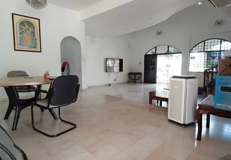 Johor Bahru/ Town Taman Iskandar / 2.5 Storey Corner Bungalow