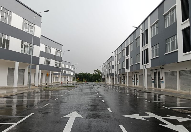 Kulai Bandar Indahpura/ Jalan Kiambang/Vervocity New Shop Endlot