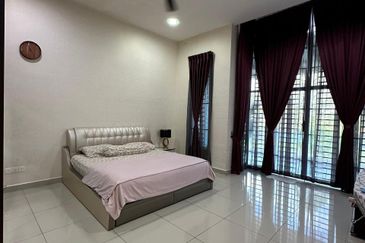 Kulai Bandar Putra Jalan Camar Double Storey House #Unblock View#Fully Renovation 