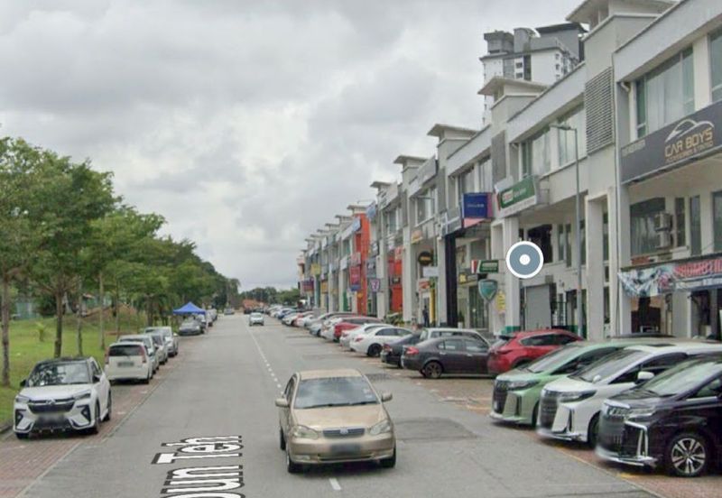 Johor Bahru / Jalan Kebun Teh 1 / 2.5 Storey Shoplot / Facing Main Road / tenanted RM5K Now