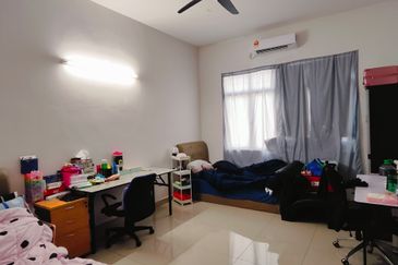 Kulai / Bardar Indahpura (Lake View) Double Storey Semi D Corner House 