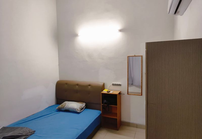 Kulai / Bardar Indahpura (Lake View) Double Storey Semi D Corner House 