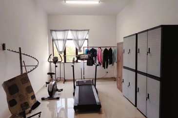 Kulai / Bardar Indahpura (Lake View) Double Storey Semi D Corner House 