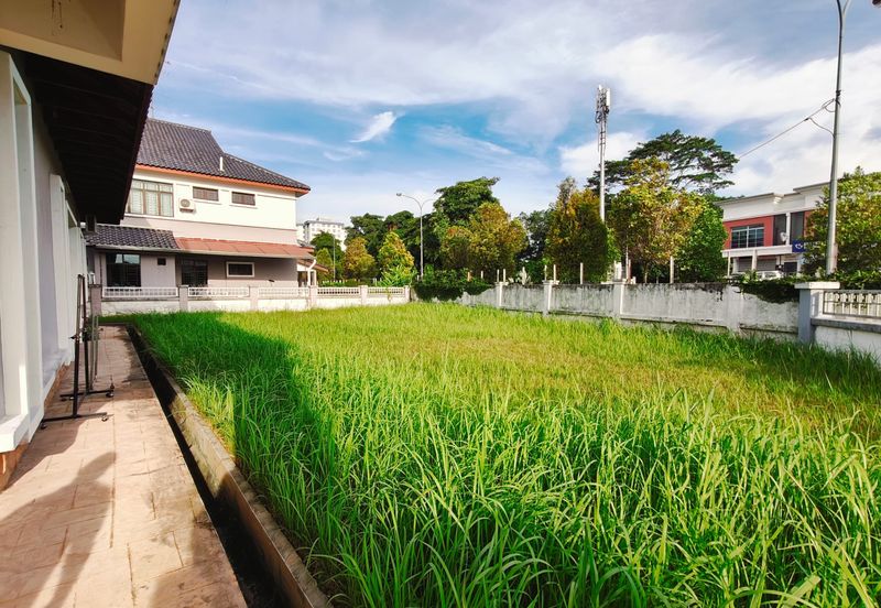 Kulai / Bardar Indahpura (Lake View) Double Storey Semi D Corner House 