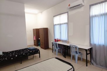 Kulai / Bardar Indahpura (Lake View) Double Storey Semi D Corner House 