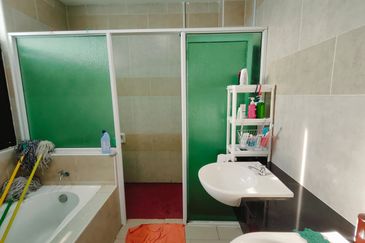 Kulai / Bardar Indahpura (Lake View) Double Storey Semi D Corner House 