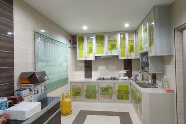 Kulai Bandar Indahpura/ Jalan Cempaka 36/xx  Double Storey Corner House  