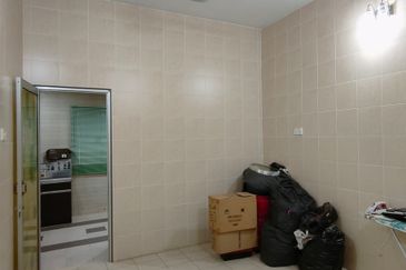 Kulai Bandar Indahpura/ Jalan Cempaka 36/xx  Double Storey Corner House  