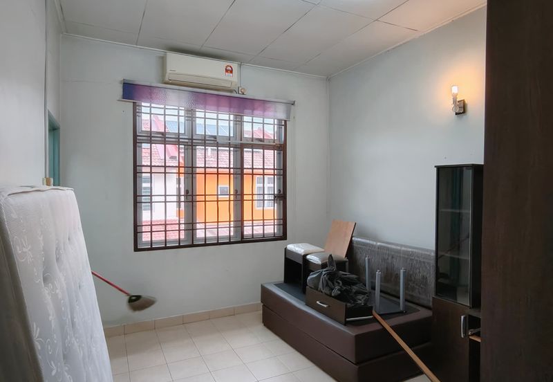 Kulai Bandar Indahpura/ Jalan Cempaka 36/xx  Double Storey Corner House  