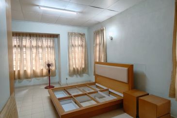 Kulai Bandar Indahpura/ Jalan Cempaka 36/xx  Double Storey Corner House  
