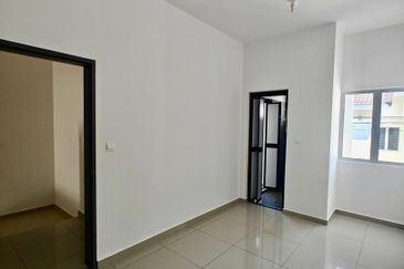 Gelang Patah / Aster Heights Tropicana / Double Storey Terrace House