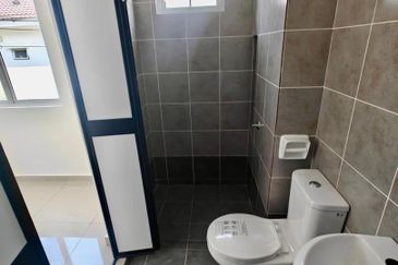 Gelang Patah / Aster Heights Tropicana / Double Storey Terrace House