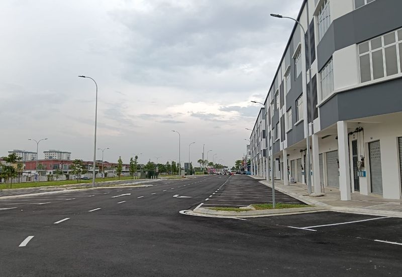 Kulai Bandar Indahpura/ Jalan Kiambang/Vervocity New Shop Endlot