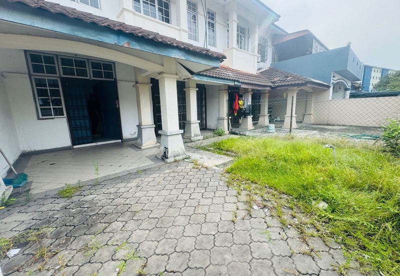 Gelang Patah / Taman Nusa Perintis / Nusa Perintis 3 / Double Storey House 